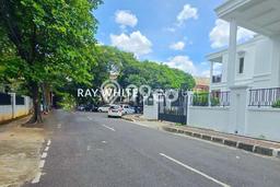 Best Deal Hunian Premium Ideal dan Luas di Menteng, Jakarta Pusat Best Deal Hunian Premium Ideal dan Luas di Menteng, Jakarta Pusat
