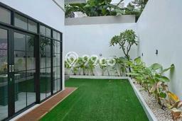 For Sale Rumah Mewah Exclusive di Cilandak, Jakarta Selatan For Sale Rumah Mewah Exclusive di Cilandak, Jakarta Selatan