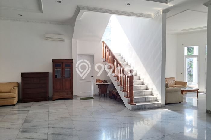 Rumah sewa siap huni 4 KT di Jeruk Purut, Jakarta Selatan Rumah sewa siap huni 4 KT di Jeruk Purut, Jakarta Selatan