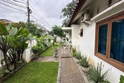 Rumah Mewah LB 226m2 Siap Pakai Desain Elegan di Kemang, Jakarta Selatan Rumah Mewah LB 226m2 Siap Pakai Desain Elegan di Kemang, Jakarta Selatan