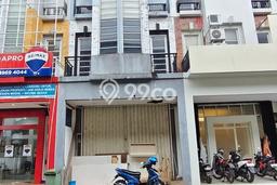 Unit Ruko disewakan di Kelapa Gading Jakarta Utara dengan LT 68m2 / LB 200m2 Unit Ruko disewakan di Kelapa Gading Jakarta Utara dengan LT 68m2 / LB 200m2
