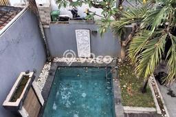 Vila Tenang di , Ukuran 150m2m², Akses ke berbagai kebutuhan Vila Tenang di , Ukuran 150m2m², Akses ke berbagai kebutuhan