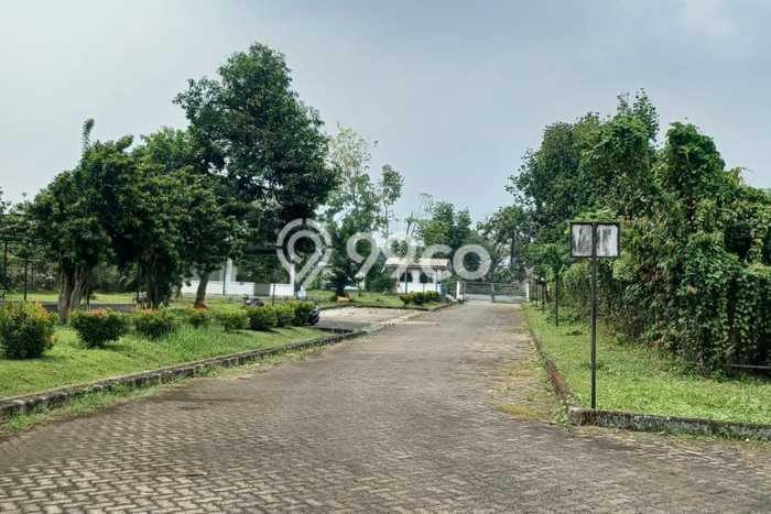 Lokasi Strategis! Dijual Gudang Bisnis di Parung, Bogor Kondisi Baik Lokasi Strategis! Dijual Gudang Bisnis di Parung, Bogor Kondisi Baik