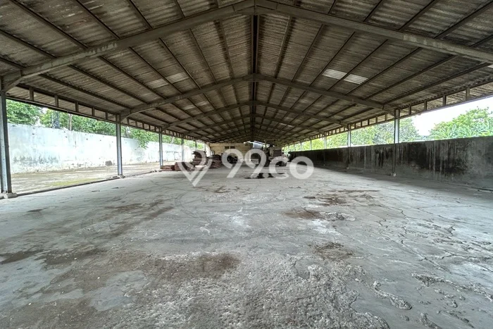 Gudang Disewa di Jakarta Utara dengan LB 1320m2 Area Komersial Ramai Gudang Disewa di Jakarta Utara dengan LB 1320m2 Area Komersial Ramai