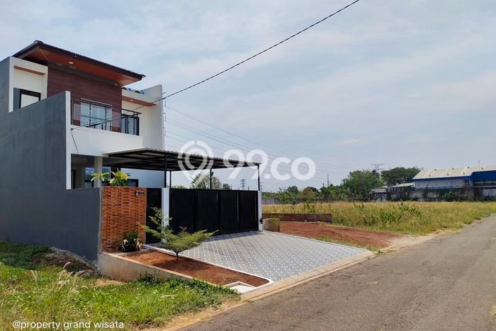 Rumah Luas Asri 3 KT Siap Huni di Grand Wisata Bekasi Rumah Luas Asri 3 KT Siap Huni di Grand Wisata Bekasi