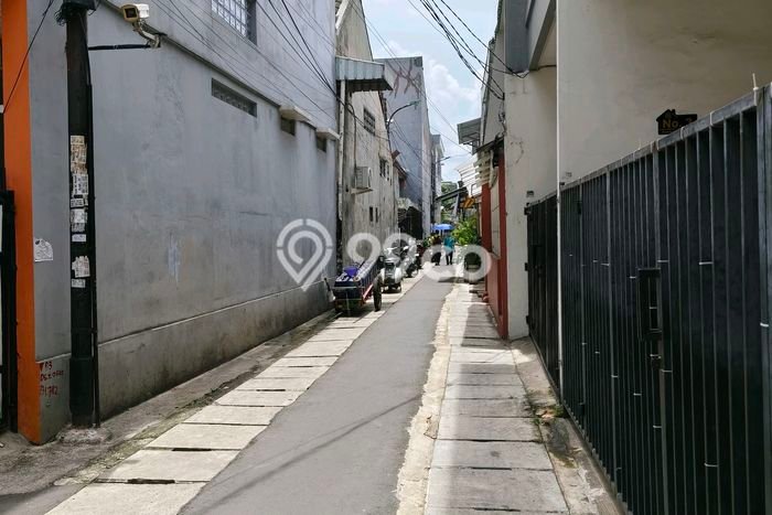 Unit Kost Dijual di Tanjung Duren dengan 17 Kamar Kawasan Ramai Unit Kost Dijual di Tanjung Duren dengan 17 Kamar Kawasan Ramai