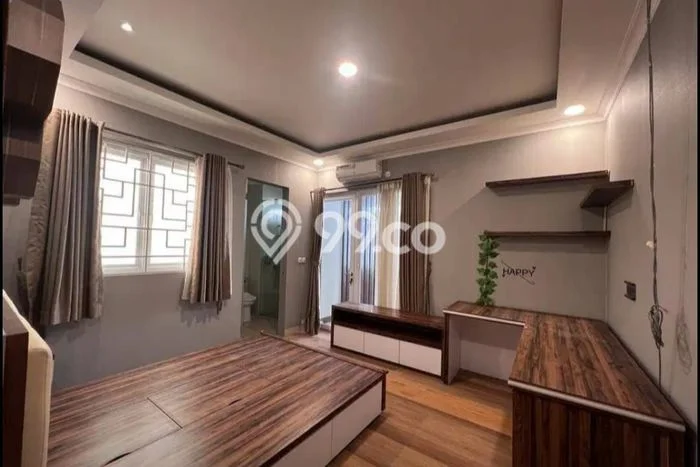 Rumah Mewah LB 400m2 Siap Pakai Desain Elegan di Duta Garden, Jakarta Barat Rumah Mewah LB 400m2 Siap Pakai Desain Elegan di Duta Garden, Jakarta Barat