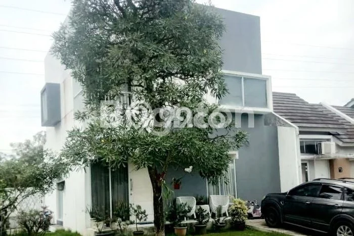 Jual Rumah Eksklusif 4 KT di BSD, Tangerang Jual Rumah Eksklusif 4 KT di BSD, Tangerang