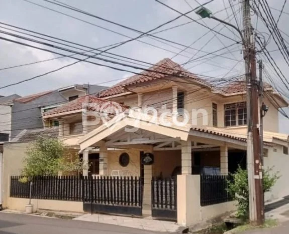Siap Huni Rumah Mewah 5 Kamar di Duren Sawit Dekat ke Mana Pun Siap Huni Rumah Mewah 5 Kamar di Duren Sawit Dekat ke Mana Pun
