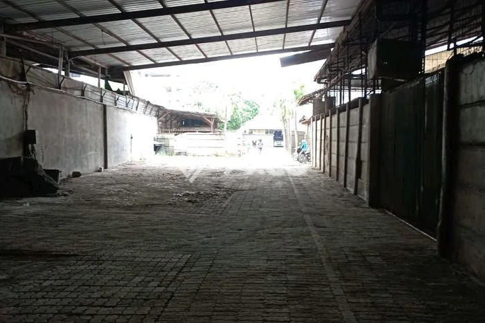 Unit Gudang Dijual di Ciledug Tangerang Luas Tanah 8800m2, Luas Bangunan 4000m2 Unit Gudang Dijual di Ciledug Tangerang Luas Tanah 8800m2, Luas Bangunan 4000m2