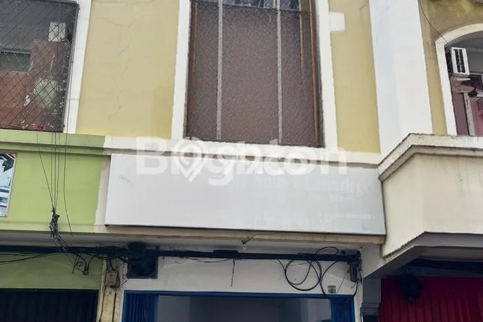 Ruko Dijual di Jakarta Barat LT 63m2 & LB 189m2 Lokasi Terbaik! Ruko Dijual di Jakarta Barat LT 63m2 & LB 189m2 Lokasi Terbaik!