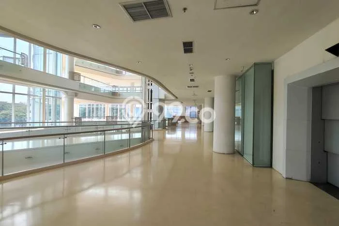 Kantor paling strategis disewakan di BSD Tangerang Selatan Kantor paling strategis disewakan di BSD Tangerang Selatan