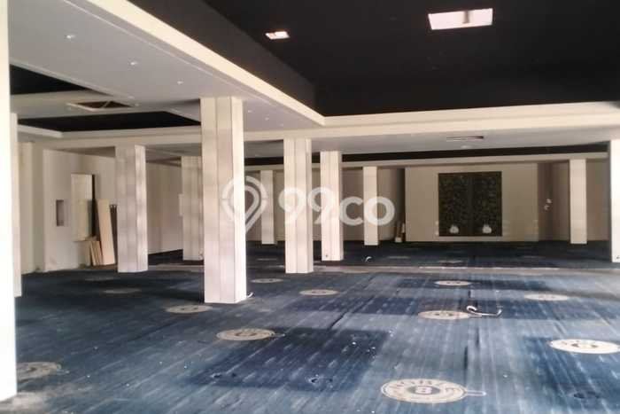 Disewakan Komersial di Kawasan Ramai Alam Sutera Luas 1100m2 Disewakan Komersial di Kawasan Ramai Alam Sutera Luas 1100m2
