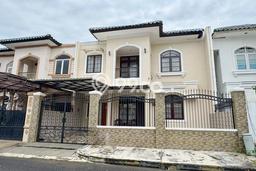 Hunian Elit LB 181m2 Siap Pakai Desain Elegan di Modernland, Tangerang Hunian Elit LB 181m2 Siap Pakai Desain Elegan di Modernland, Tangerang