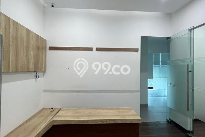 Kantor untuk Disewa di Pusat Tangerang Luas Bangunan 174m2 Kantor untuk Disewa di Pusat Tangerang Luas Bangunan 174m2
