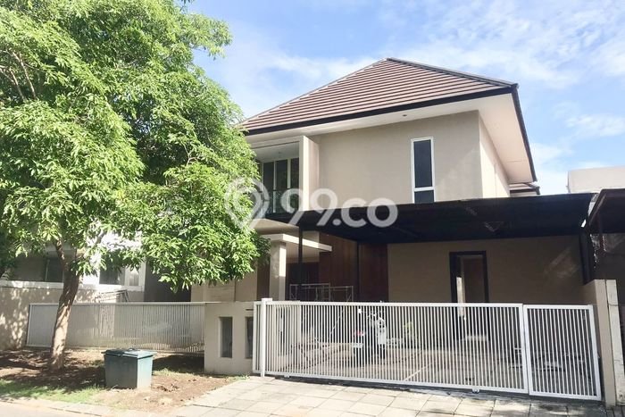 Hunian Mewah LB 100m2 Siap Pakai Desain Elegan di Graha, Surabaya Hunian Mewah LB 100m2 Siap Pakai Desain Elegan di Graha, Surabaya