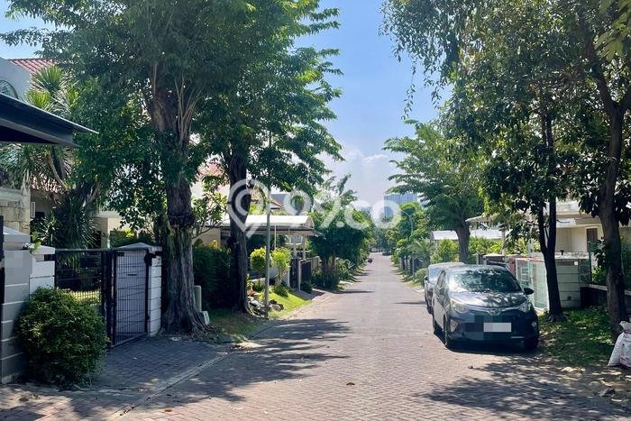 Rumah Luxury Modern Siap Huni di Graha Surabaya Rumah Luxury Modern Siap Huni di Graha Surabaya