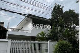 Ready to Use! Luxury House LT 490m2 Desain Elegan di Pulomas Ready to Use! Luxury House LT 490m2 Desain Elegan di Pulomas