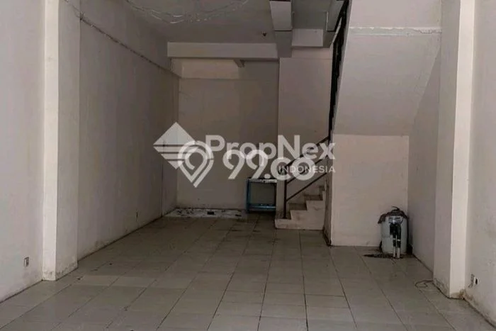 Unit Ruko Dijual di Matraman Jakarta Timur Luas Tanah 67m2, Luas Bangunan 260m2 Unit Ruko Dijual di Matraman Jakarta Timur Luas Tanah 67m2, Luas Bangunan 260m2