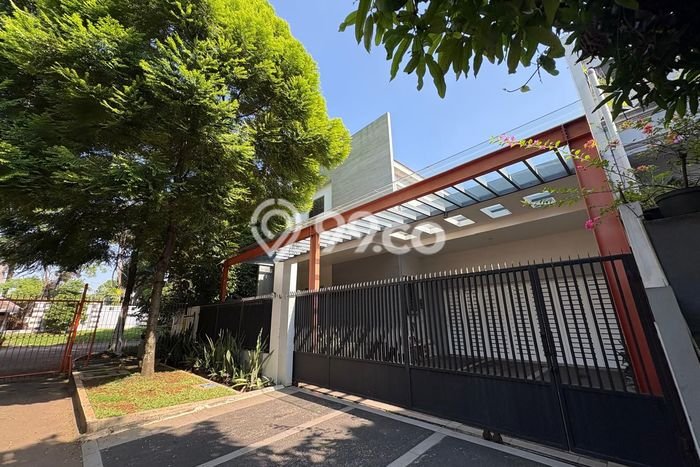 Hot Offer Hunian Premium Ideal dan Luas di BSD, Tangerang Selatan Hot Offer Hunian Premium Ideal dan Luas di BSD, Tangerang Selatan