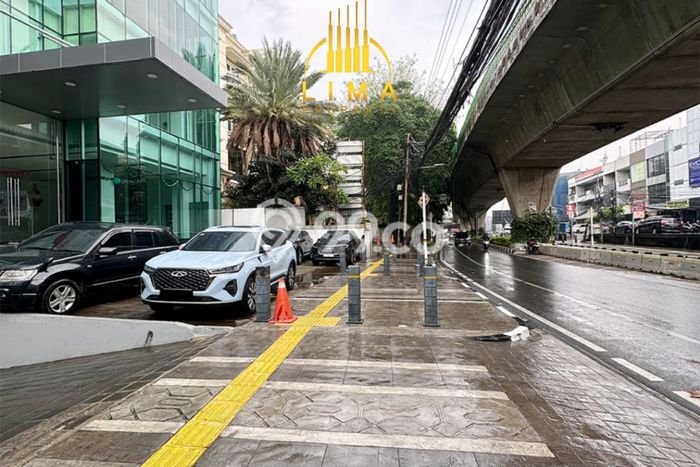 Dijual! Kantor di Senopati Jakarta Selatan LT 601m2 / LB 2000m2 Kawasan Strategis Dijual! Kantor di Senopati Jakarta Selatan LT 601m2 / LB 2000m2 Kawasan Strategis