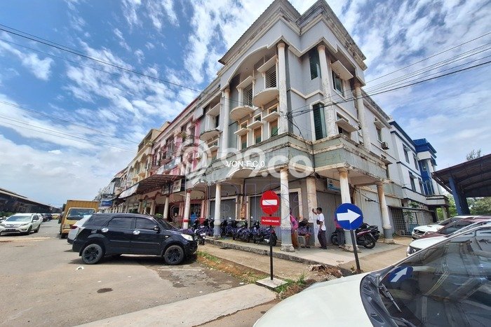 Ruko Dijual di Batam LT 260m2 & LB 450m2 Lokasi Terbaik! Ruko Dijual di Batam LT 260m2 & LB 450m2 Lokasi Terbaik!