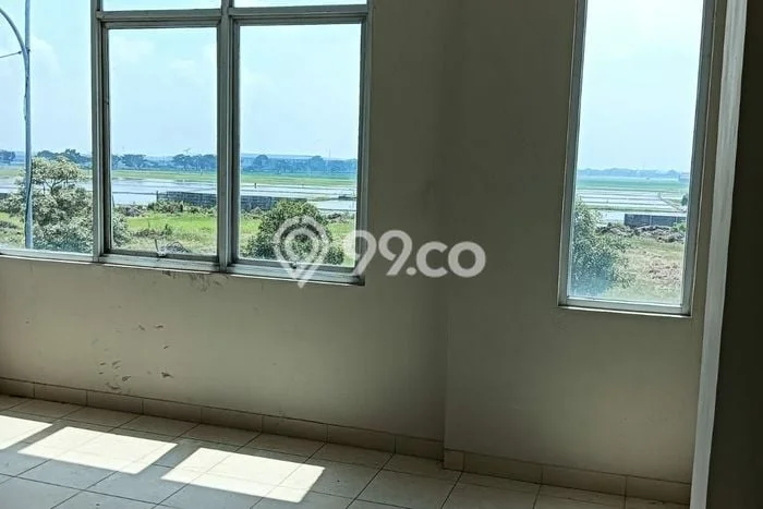 Area Ramai! Ruko Dijual di Karawang Barat untuk Bisnis Luas Bangunan 192m2 Area Ramai! Ruko Dijual di Karawang Barat untuk Bisnis Luas Bangunan 192m2