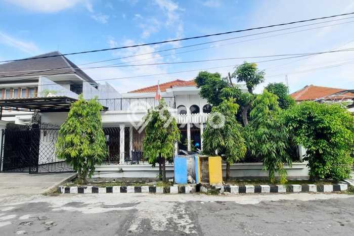 Dijual Rumah Mewah Elegan Dengan View Eksklusif di Kertajaya, Surabaya Dijual Rumah Mewah Elegan Dengan View Eksklusif di Kertajaya, Surabaya
