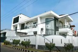 Siap Huni Rumah Minimalis & Modern LB 420m2 di Dharma Husada Siap Huni Rumah Minimalis & Modern LB 420m2 di Dharma Husada