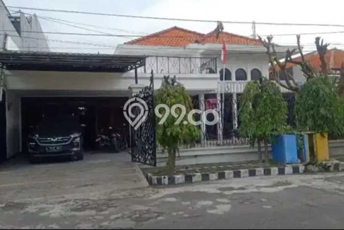 Dijual Rumah Mewah Elegan Dengan View Eksklusif di Kertajaya, Surabaya Dijual Rumah Mewah Elegan Dengan View Eksklusif di Kertajaya, Surabaya