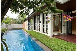 Rumah Mewah LB 523m2 Siap Huni Desain Elegan di Cipete, Jakarta Selatan Rumah Mewah LB 523m2 Siap Huni Desain Elegan di Cipete, Jakarta Selatan