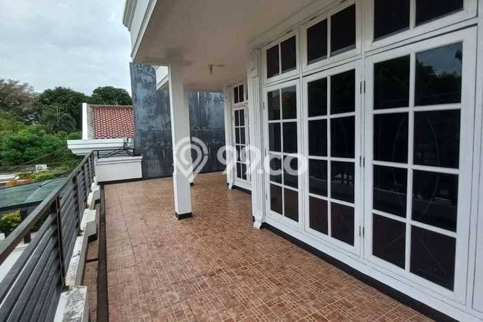 Dijual Rumah Premium dengan Fasilitas Sekitar Komplit di Menteng, Jakarta Pusat Dijual Rumah Premium dengan Fasilitas Sekitar Komplit di Menteng, Jakarta Pusat