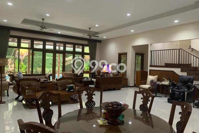 Ready to Use! Luxury House LT 1039m2 Desain Elegan di Pejaten Ready to Use! Luxury House LT 1039m2 Desain Elegan di Pejaten