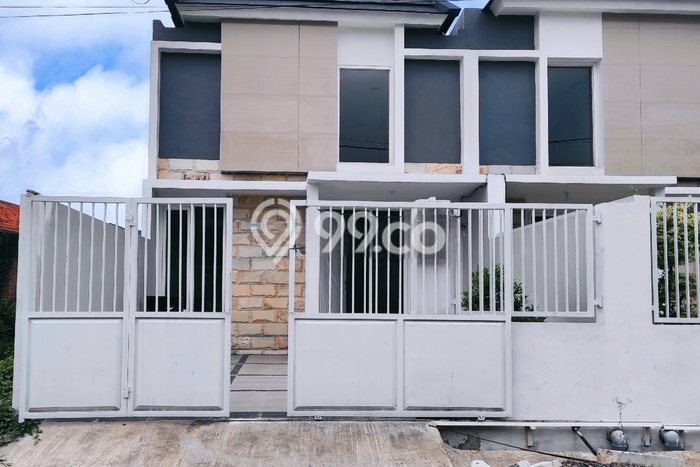 Hunian Cantik Modern Lb 100m2 di Rungkut, Surabaya Hunian Cantik Modern Lb 100m2 di Rungkut, Surabaya