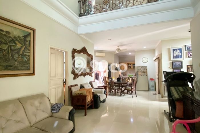 Hunian Elit LB 380m2 Siap Pakai Desain Elegan di Cibubur, Bekasi Hunian Elit LB 380m2 Siap Pakai Desain Elegan di Cibubur, Bekasi
