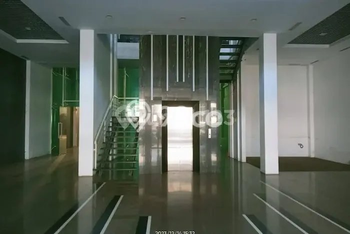 Area Ramai! Kantor Dijual di Kebayoran Baru untuk Bisnis Luas Bangunan 1200m2 Area Ramai! Kantor Dijual di Kebayoran Baru untuk Bisnis Luas Bangunan 1200m2