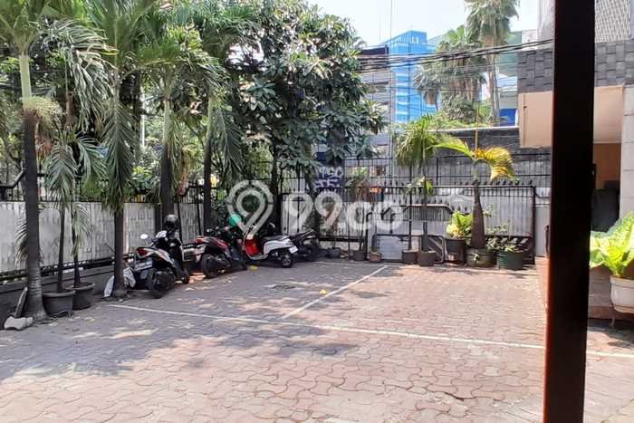 Rumah Elit Modern Tanpa Renovasi di Pondok Indah Jakarta Selatan Rumah Elit Modern Tanpa Renovasi di Pondok Indah Jakarta Selatan