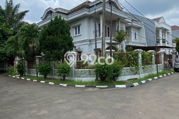 Hunian Elit LB 380m2 Siap Pakai Desain Elegan di Cibubur, Bekasi Hunian Elit LB 380m2 Siap Pakai Desain Elegan di Cibubur, Bekasi