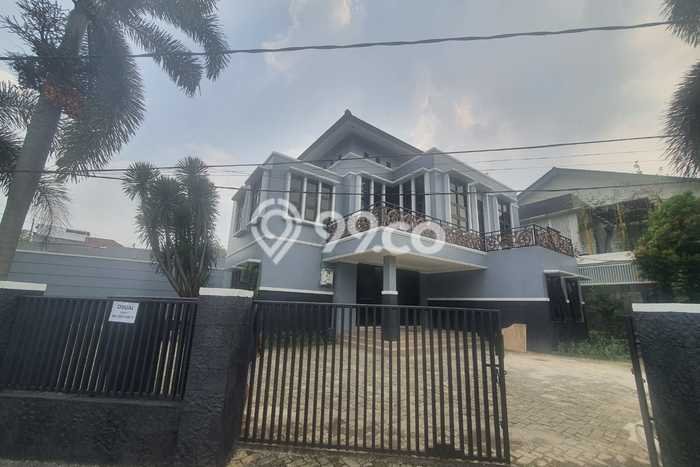 Unit Komersial Dijual di Jakarta Selatan LT 600m2 & LB 360m2 Unit Komersial Dijual di Jakarta Selatan LT 600m2 & LB 360m2