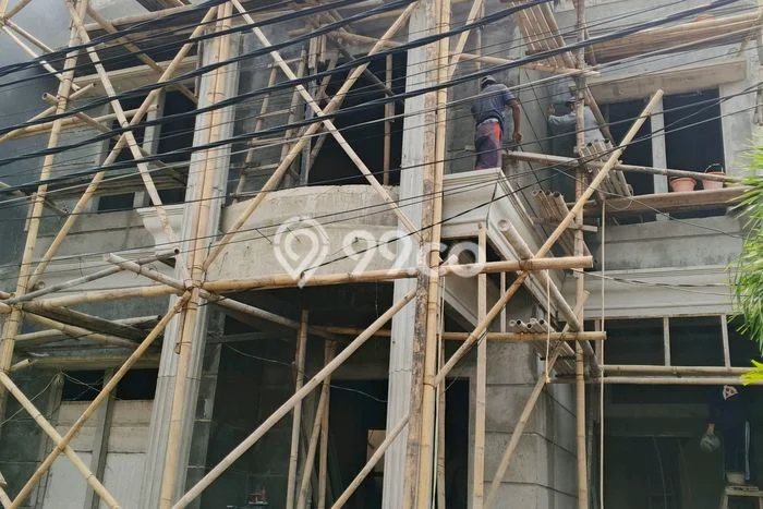 Rumah Luas Asri 4 KT Siap Pakai di Taman Galaxy Bekasi Rumah Luas Asri 4 KT Siap Pakai di Taman Galaxy Bekasi