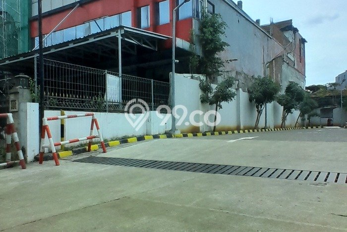 Ruko Disewa di Jakarta Selatan dengan LB 650m2 Area Komersial Ramai Ruko Disewa di Jakarta Selatan dengan LB 650m2 Area Komersial Ramai