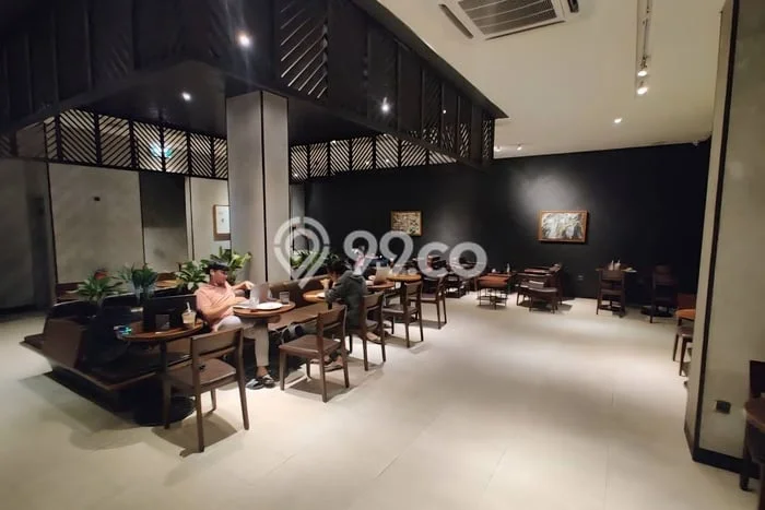 Komersial Disewa di Jakarta Selatan dengan LB 300m2 Area Komersial Ramai Komersial Disewa di Jakarta Selatan dengan LB 300m2 Area Komersial Ramai