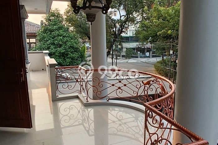 Dijual Rumah Premium dengan Fasilitas Sekitar Lengkap di Kebayoran Baru, Jakarta Selatan Dijual Rumah Premium dengan Fasilitas Sekitar Lengkap di Kebayoran Baru, Jakarta Selatan
