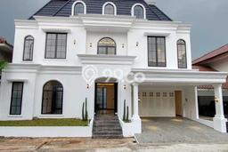 Rumah Elit LB 400m2 Siap Pakai Desain Elegan di Bintaro, Tangerang Selatan Rumah Elit LB 400m2 Siap Pakai Desain Elegan di Bintaro, Tangerang Selatan