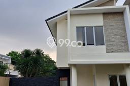 Rumah Mewah LB 156m2 Siap Huni Desain Elegan di Pangkalan Jati, Depok Rumah Mewah LB 156m2 Siap Huni Desain Elegan di Pangkalan Jati, Depok