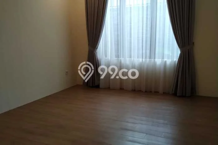 Disewakan! Rumah 3 Kamar Tidur &
3 Kamar Mandi di Pondok Indah, Jakarta Selatan Disewakan! Rumah 3 Kamar Tidur &
3 Kamar Mandi di Pondok Indah, Jakarta Selatan