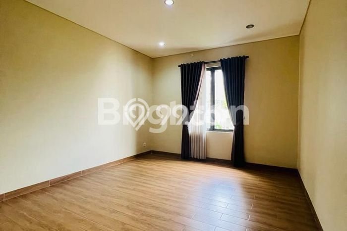 Rumah Mewah LB 500m2 Siap Huni Desain Elegan di Sentul City, Bogor Rumah Mewah LB 500m2 Siap Huni Desain Elegan di Sentul City, Bogor