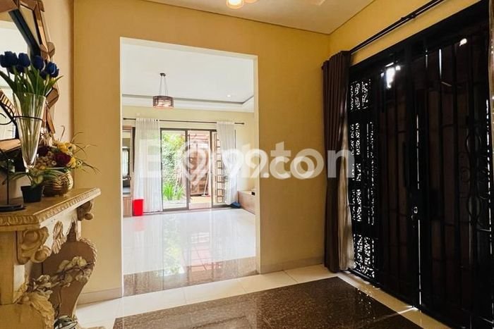 Rumah Mewah LB 500m2 Siap Huni Desain Elegan di Sentul City, Bogor Rumah Mewah LB 500m2 Siap Huni Desain Elegan di Sentul City, Bogor