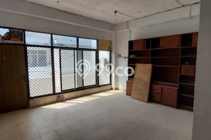 Ruko Dijual di Jakarta Pusat LT 75m2 & LB 270m2 Lokasi Terbaik! Ruko Dijual di Jakarta Pusat LT 75m2 & LB 270m2 Lokasi Terbaik!