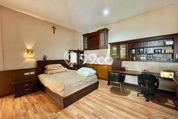 Siap Huni Rumah Mewah 5 Kamar di Kelapa Gading Dekat ke Mana Pun Siap Huni Rumah Mewah 5 Kamar di Kelapa Gading Dekat ke Mana Pun